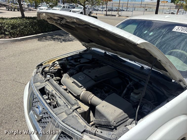 image for item YA3894 2015 Nissan Frontier Crew Cab pickup truck