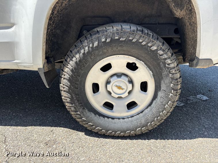 image for item YA3897 2019 Chevrolet Colorado Ext. Cab pickup truck
