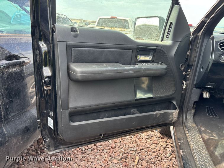 image for item YA3940 2006 Ford F150 Ext. Cab pickup truck