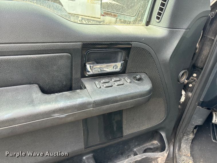 image for item YA3940 2006 Ford F150 Ext. Cab pickup truck