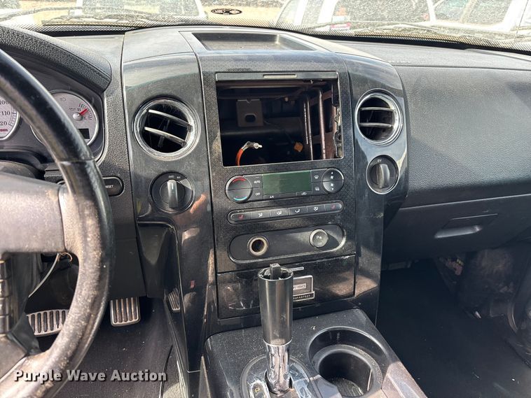 image for item YA3940 2006 Ford F150 Ext. Cab pickup truck