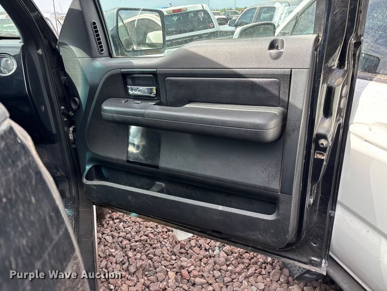 image for item YA3940 2006 Ford F150 Ext. Cab pickup truck