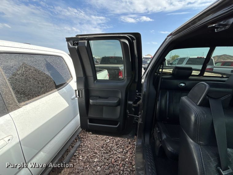 image for item YA3940 2006 Ford F150 Ext. Cab pickup truck