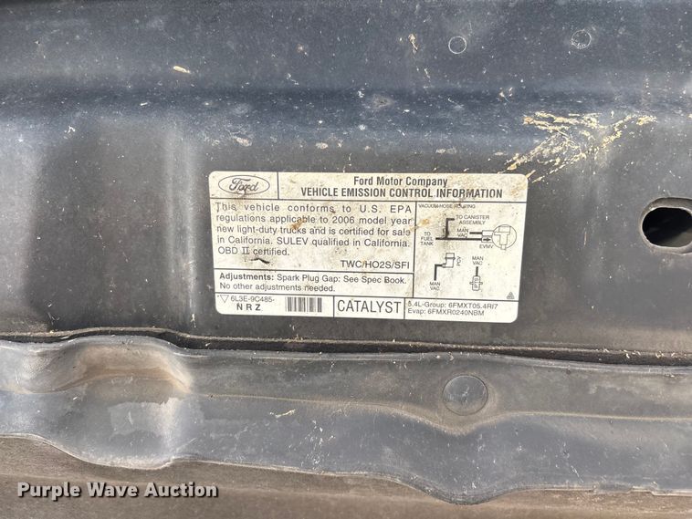 image for item YA3940 2006 Ford F150 Ext. Cab pickup truck