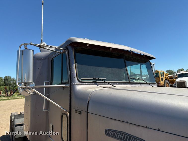 image for item DQ0077 1991 Freightliner FLD120 semi truck