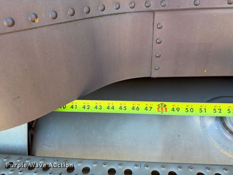image for item DQ0077 1991 Freightliner FLD120 semi truck