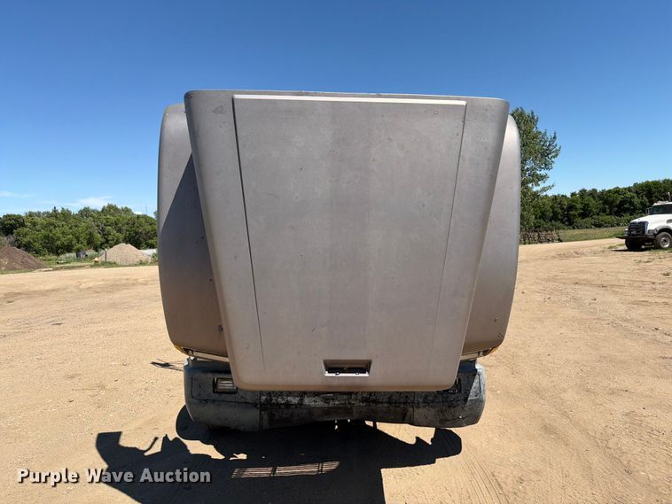 image for item DQ0077 1991 Freightliner FLD120 semi truck