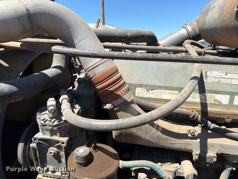 image for item DQ0077 1991 Freightliner FLD120 semi truck