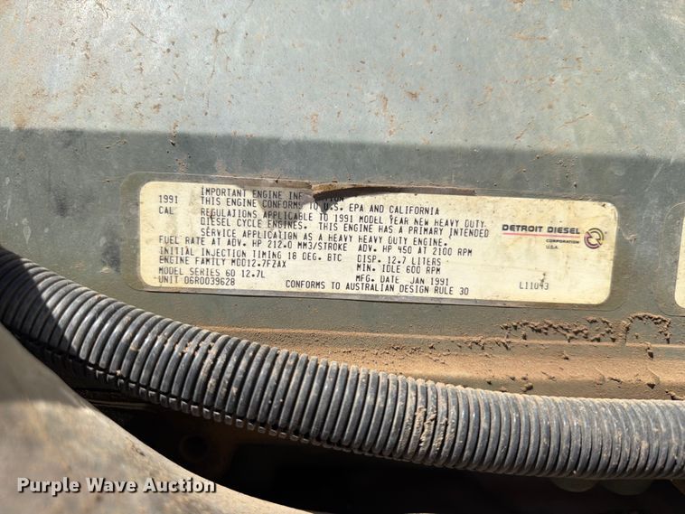 image for item DQ0077 1991 Freightliner FLD120 semi truck
