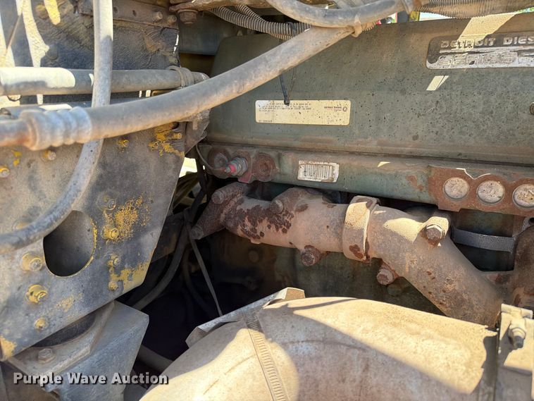 image for item DQ0077 1991 Freightliner FLD120 semi truck
