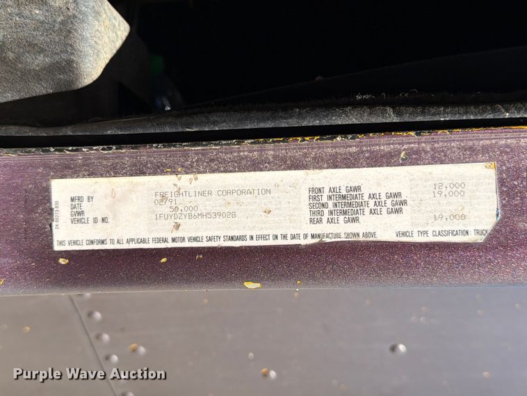 image for item DQ0077 1991 Freightliner FLD120 semi truck