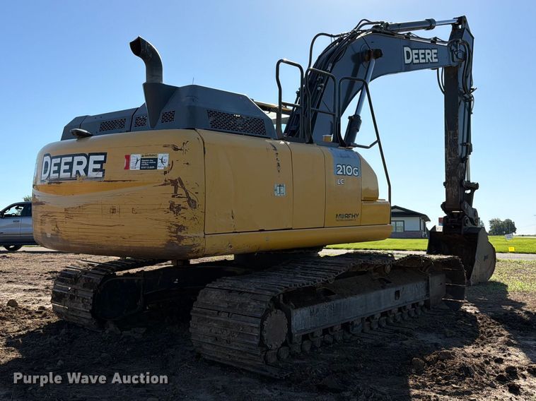 image for item DQ7844 2017 John Deere 210G excavator