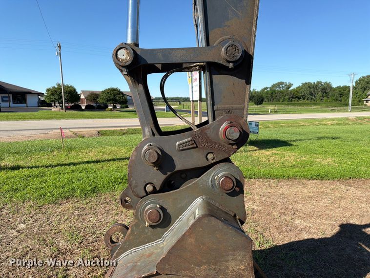 image for item DQ7844 2017 John Deere 210G excavator