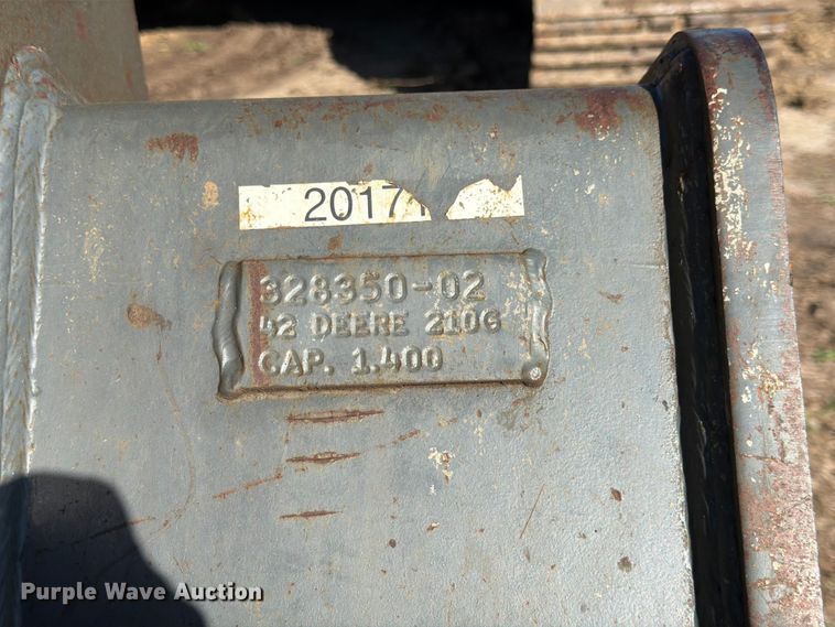 image for item DQ7844 2017 John Deere 210G excavator