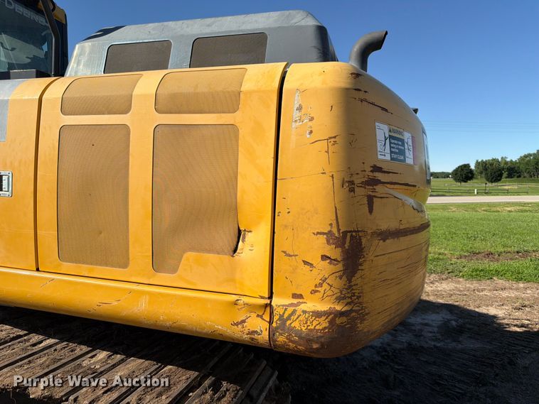 image for item DQ7844 2017 John Deere 210G excavator