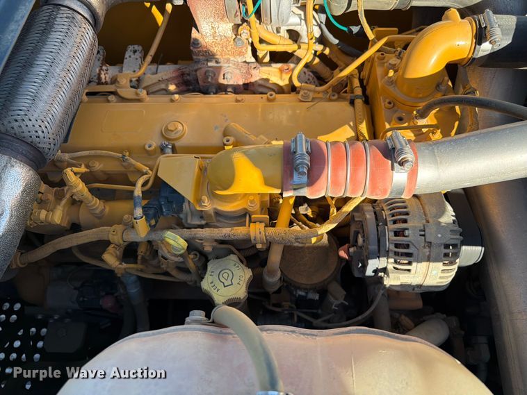 image for item DQ7844 2017 John Deere 210G excavator
