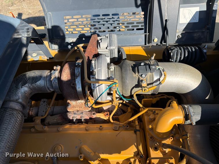 image for item DQ7844 2017 John Deere 210G excavator