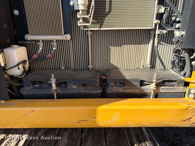 image for item DQ7844 2017 John Deere 210G excavator