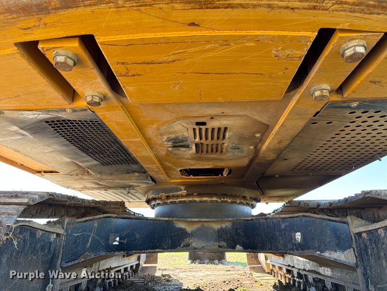 image for item DQ7844 2017 John Deere 210G excavator