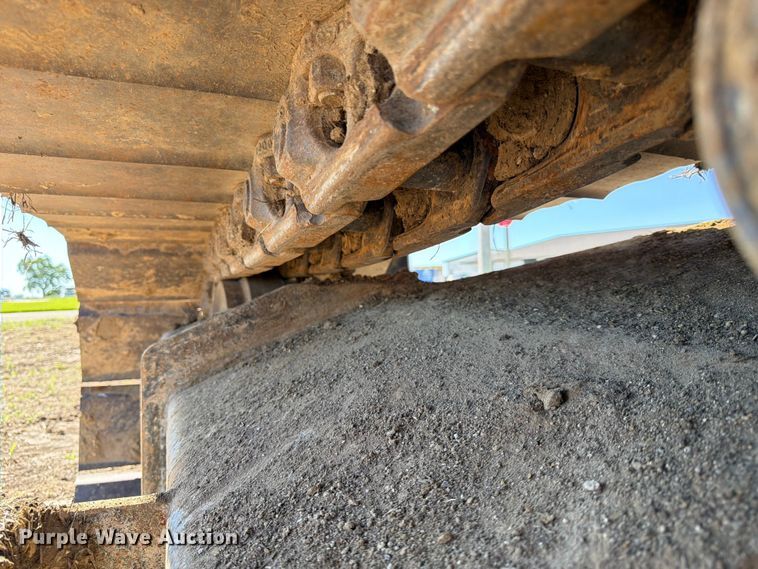 image for item DQ7844 2017 John Deere 210G excavator
