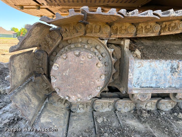 image for item DQ7844 2017 John Deere 210G excavator