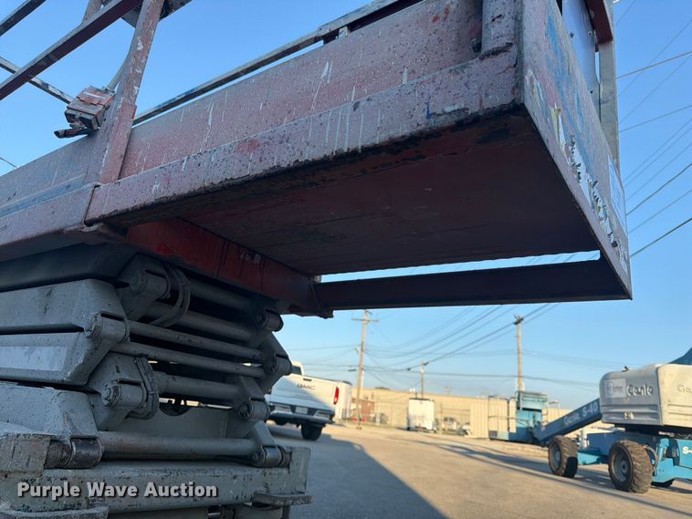 image for item DQ7956 2001 Skyjack SJIII 3219 scissor lift