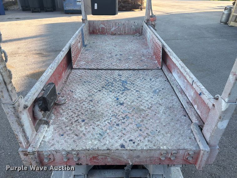 image for item DQ7956 2001 Skyjack SJIII 3219 scissor lift