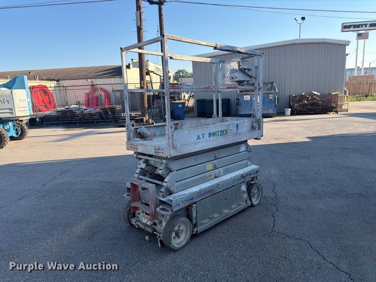 image for item DQ7957 Skyjack SJIII 3219 scissor lift