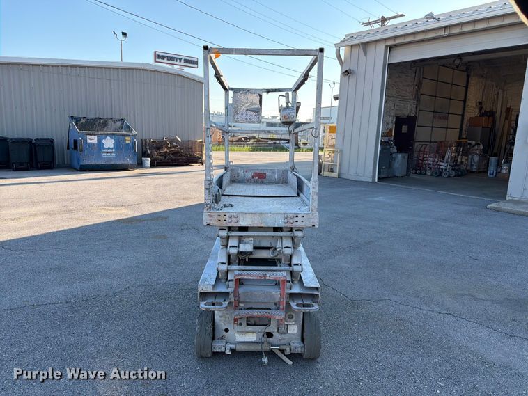 image for item DQ7957 Skyjack SJIII 3219 scissor lift
