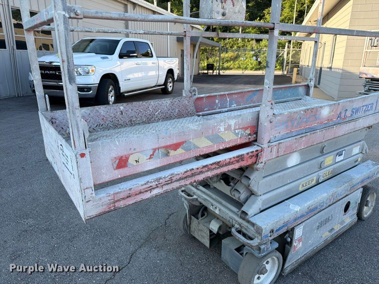 image for item DQ7957 Skyjack SJIII 3219 scissor lift