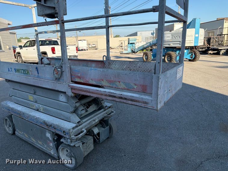 image for item DQ7957 Skyjack SJIII 3219 scissor lift