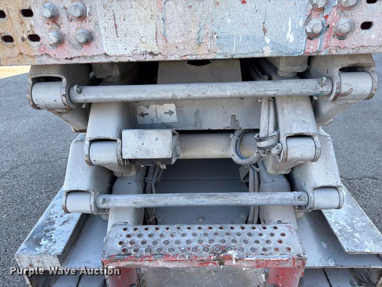 image for item DQ7957 Skyjack SJIII 3219 scissor lift
