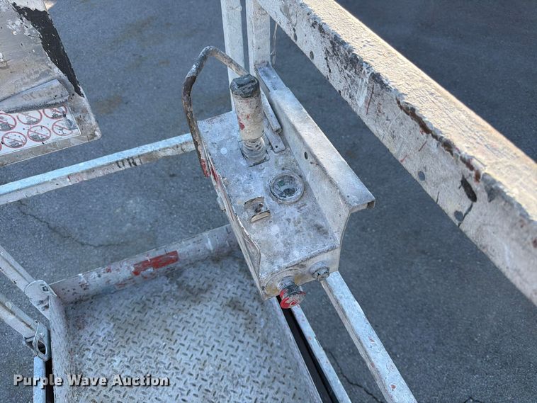 image for item DQ7957 Skyjack SJIII 3219 scissor lift