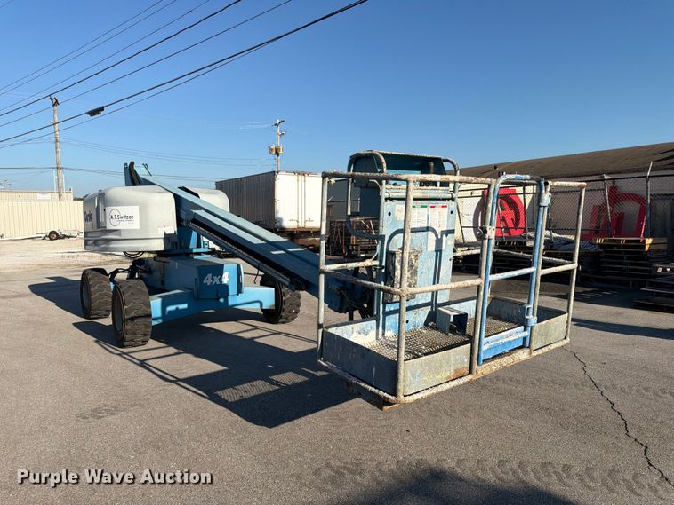 image for item DQ7958 2000 Genie S-40 boom lift