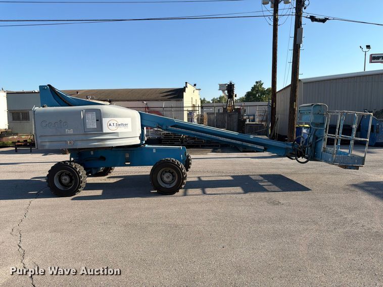 image for item DQ7958 2000 Genie S-40 boom lift