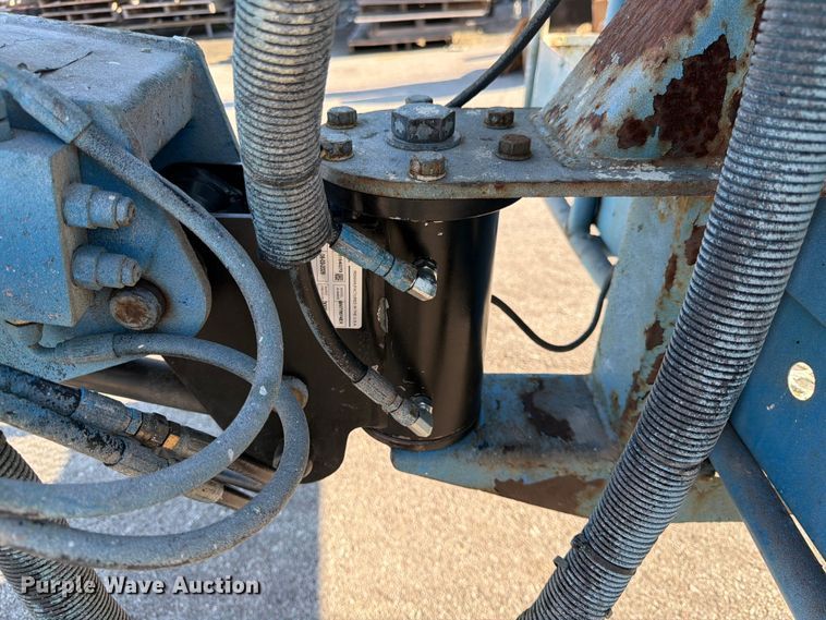 image for item DQ7958 2000 Genie S-40 boom lift