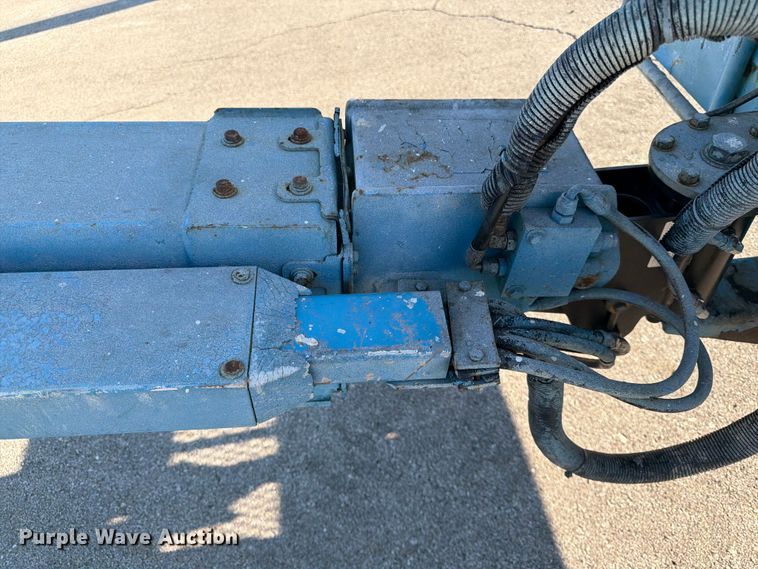 image for item DQ7958 2000 Genie S-40 boom lift