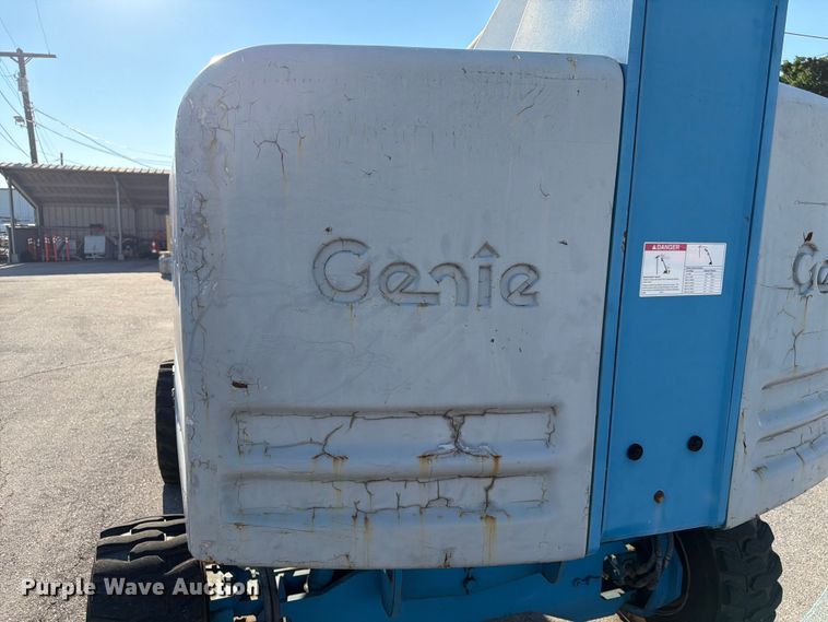 image for item DQ7958 2000 Genie S-40 boom lift