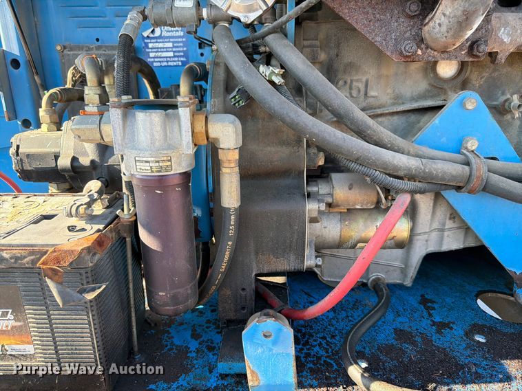 image for item DQ7958 2000 Genie S-40 boom lift