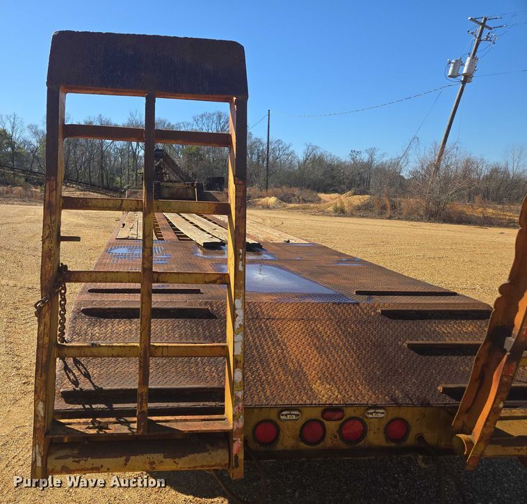 image for item DU2697 1995 Sun Manufacturing drop deck equipment trailer