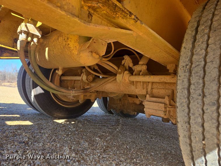 image for item DU2697 1995 Sun Manufacturing drop deck equipment trailer