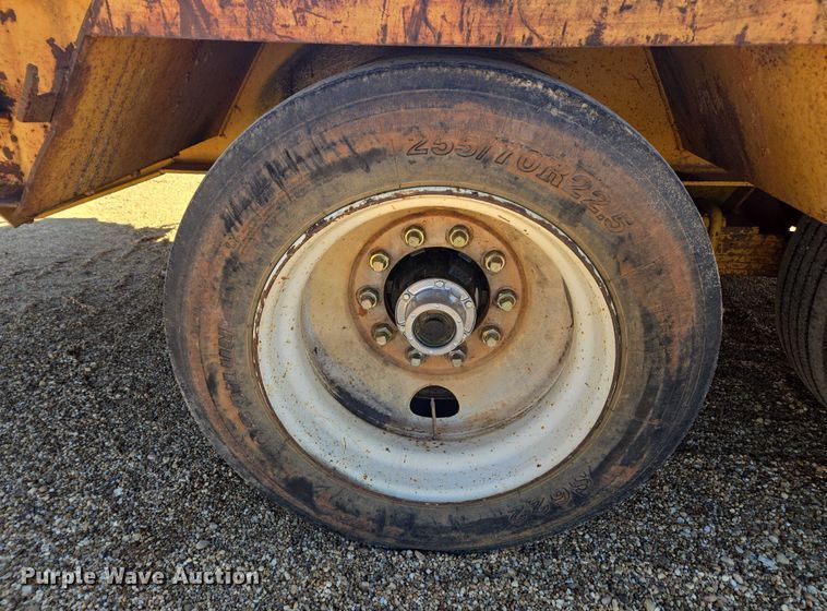 image for item DU2697 1995 Sun Manufacturing drop deck equipment trailer