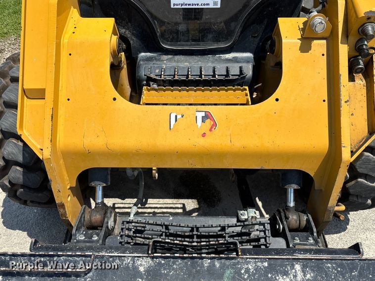 image for item DU6381 2023 Caterpillar 262D3 skid steer loader