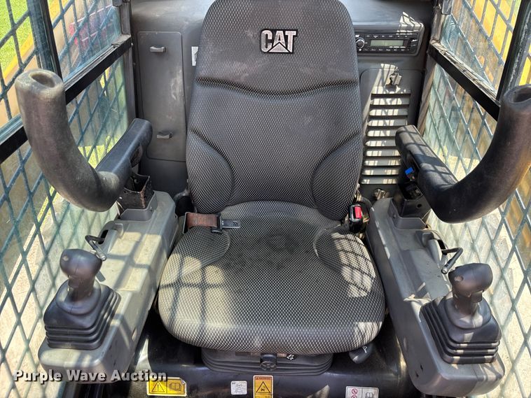 image for item DU6381 2023 Caterpillar 262D3 skid steer loader
