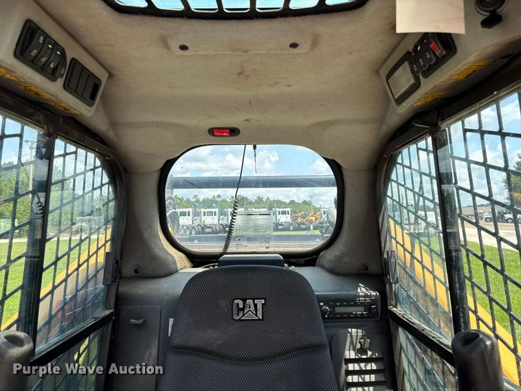 image for item DU6381 2023 Caterpillar 262D3 skid steer loader
