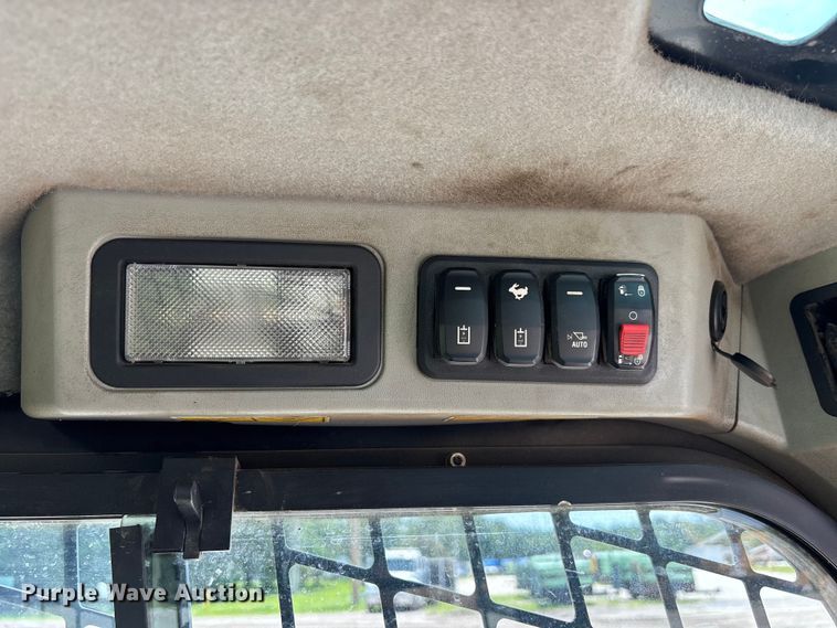 image for item DU6381 2023 Caterpillar 262D3 skid steer loader