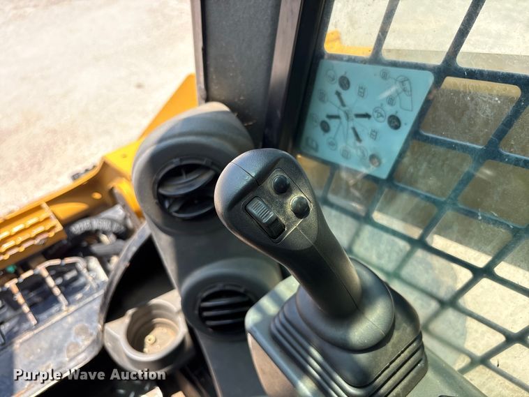 image for item DU6381 2023 Caterpillar 262D3 skid steer loader