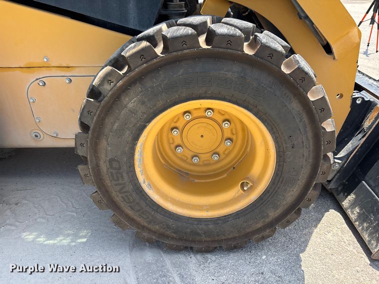 image for item DU6381 2023 Caterpillar 262D3 skid steer loader