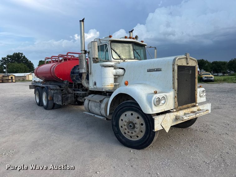 image for item DW6775 1978 Kenworth water truck