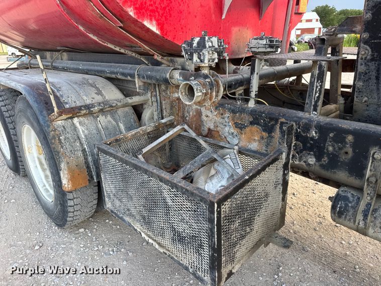 image for item DW6775 1978 Kenworth water truck